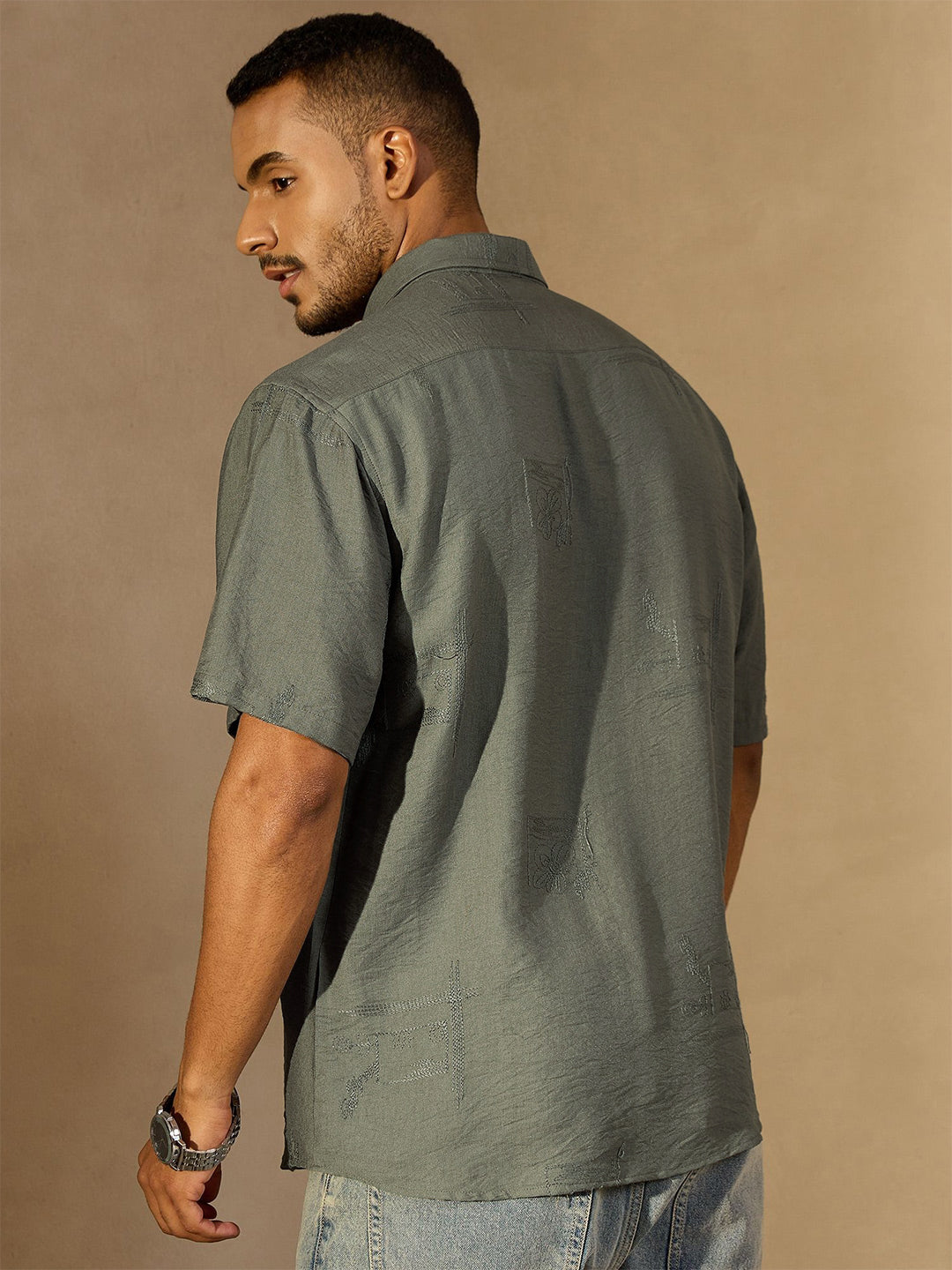 DENNISON Men Solid Oversized Smart Casual Shirt