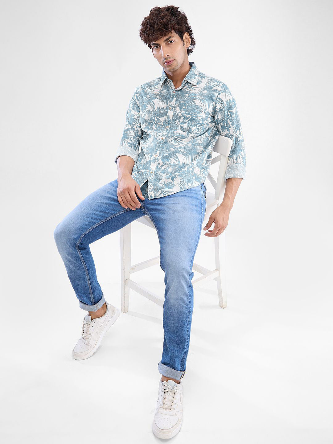 SPYKAR Men Slim Fit Floral Printed Opaque Spread Collar Casual Shirt