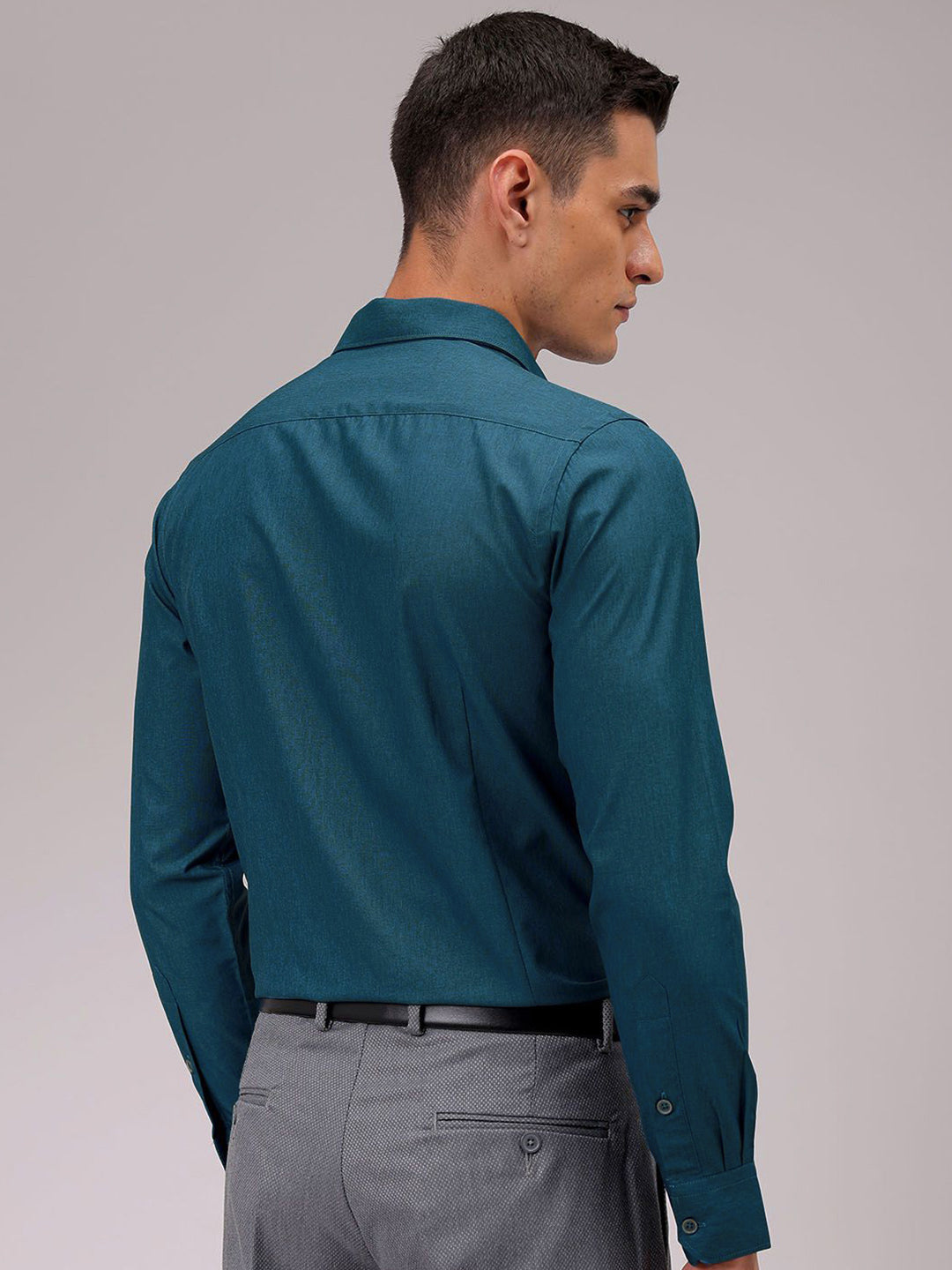 The Indian Garage Co. X Luxe Men Cutaway Collar Solid Slim Fit Formal Shirt
