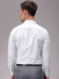 The Indian Garage Co. X Luxe Men Slim Fit Opaque Checked Formal Shirt