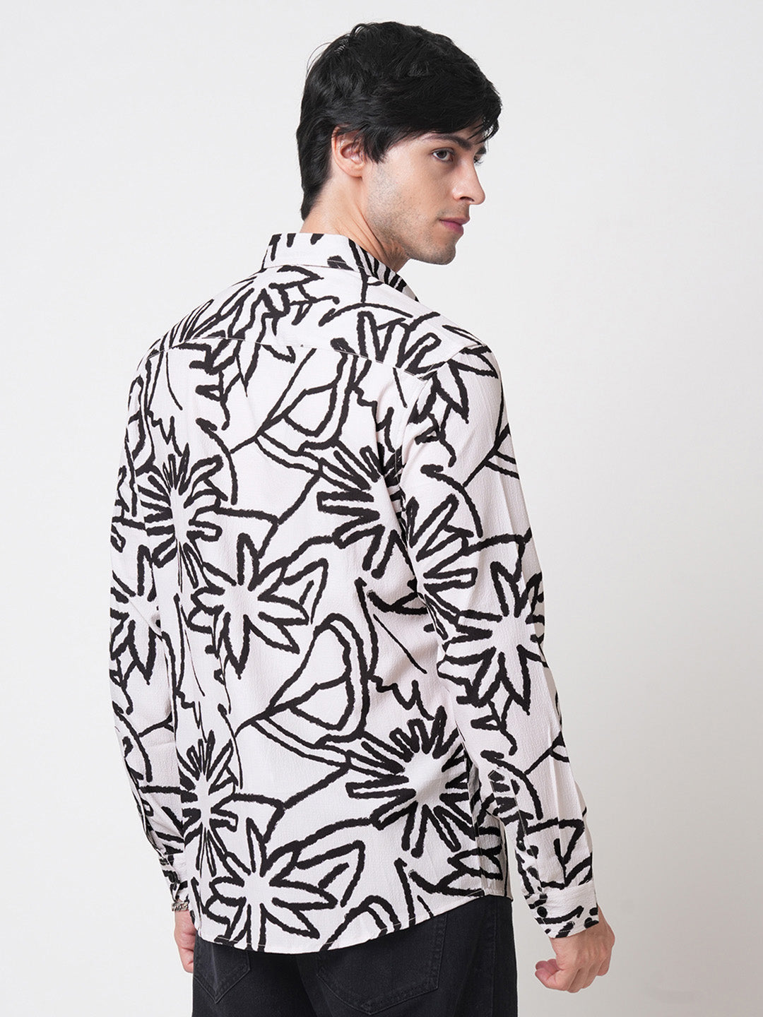 VASTRADO Men Classic Slim Fit Spread Collar Floral Printed Casual Shirt