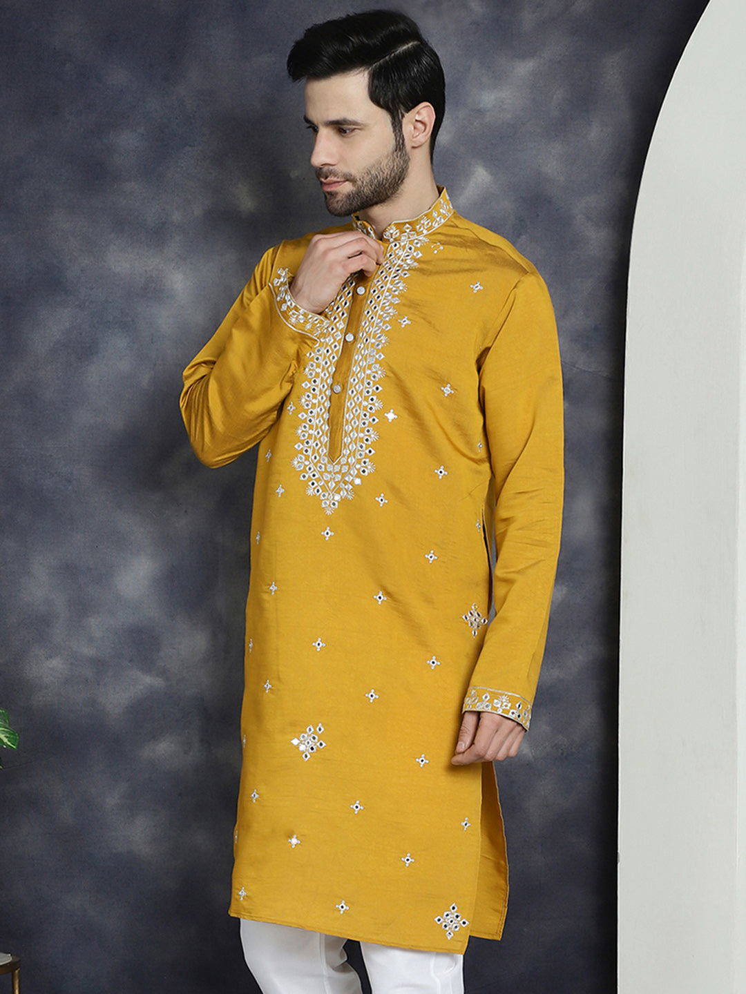 Jompers Geometric Embroidered Mandarin Collar Mirror Work Cotton Silk Straight Kurta