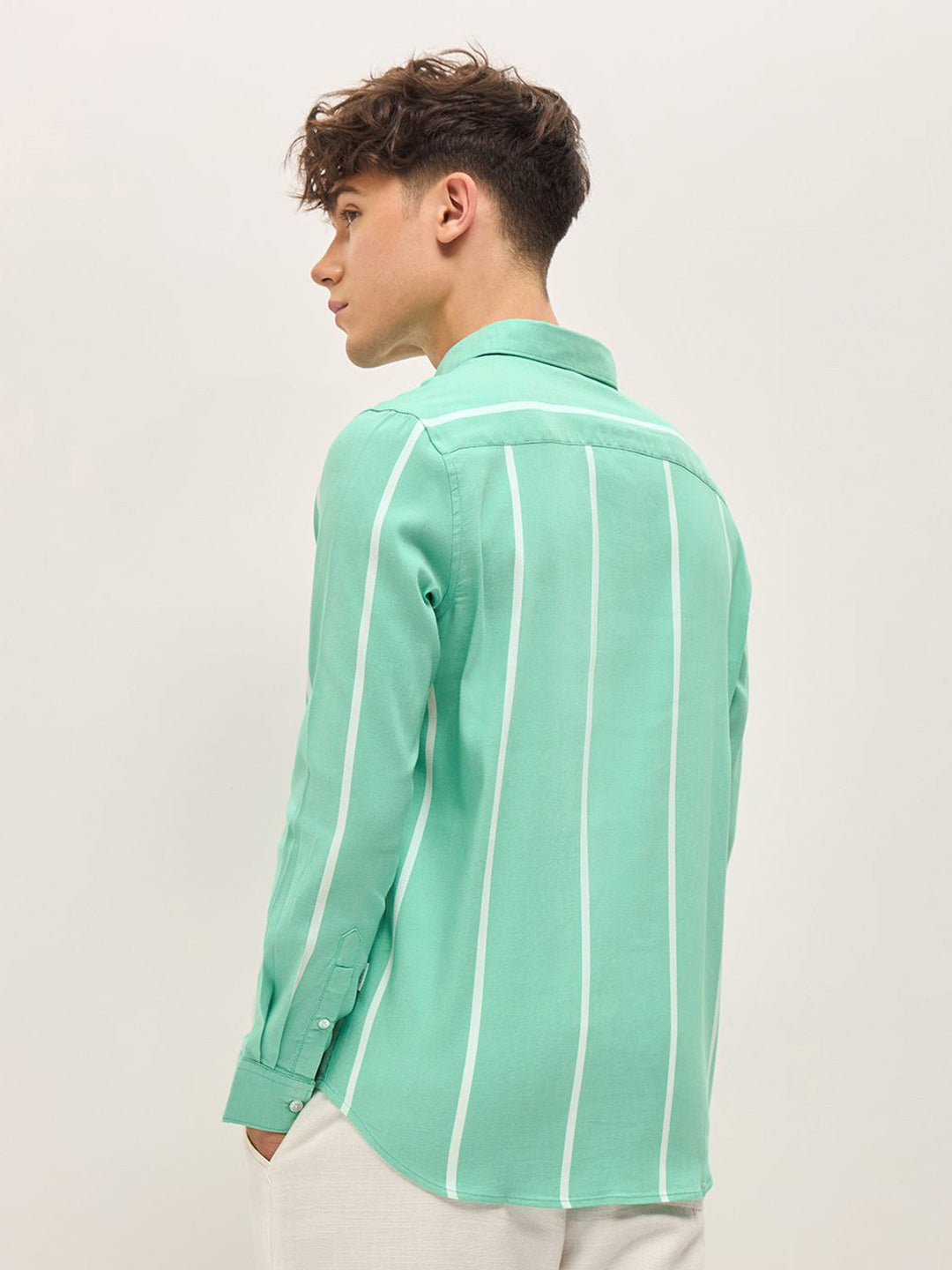 THE BEAR HOUSE Men Spread Collar Vertical Striped Cotton Slim Fit Casual Shirt