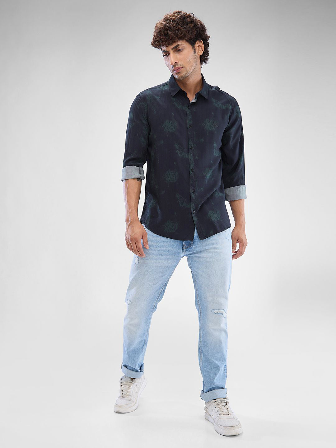 SPYKAR Men Slim Fit Opaque Abstract Printed Spread Collar Casual Shirt