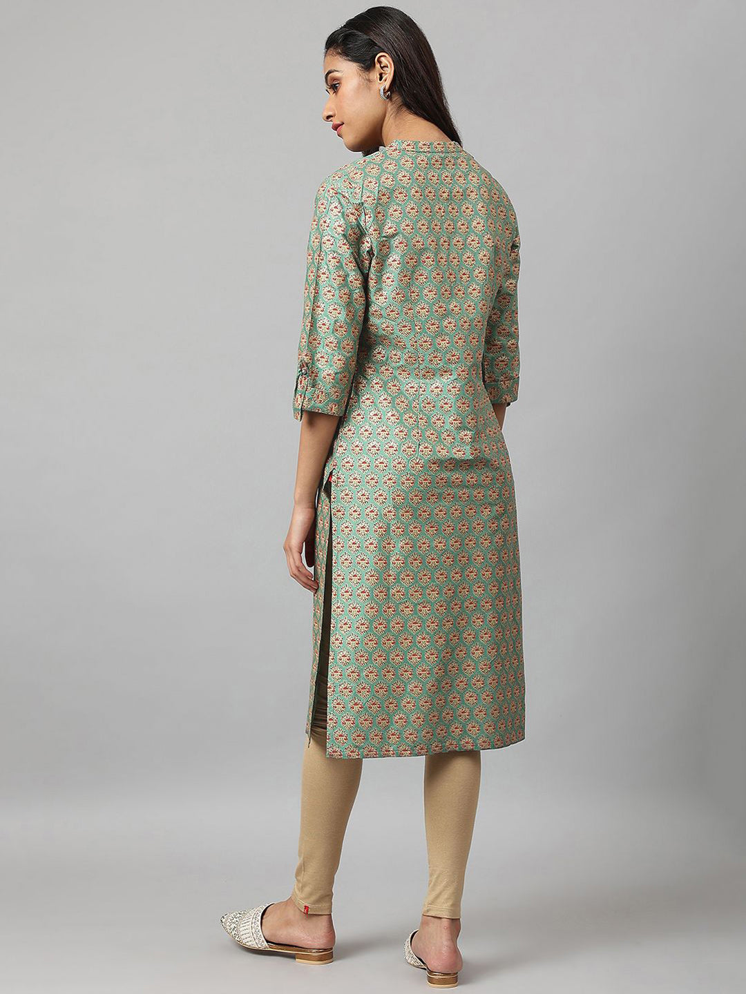 W Floral Printed Mandarin Collar Roll-Up Sleeves Straight Kurta