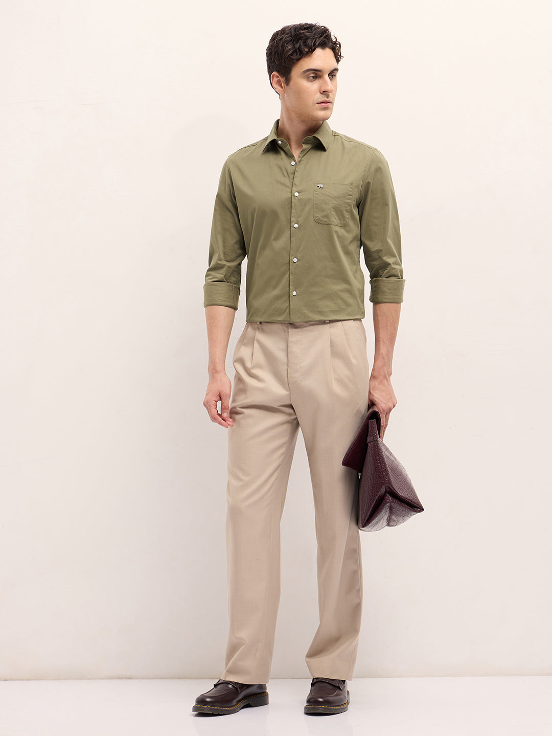 THE BEAR HOUSE Men Spread Collar Solid Cotton Casual Shirt