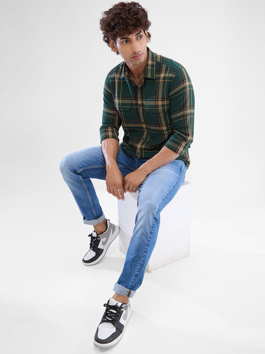 SPYKAR Men Slim Fit Opaque Checked Spread Collar Pure Cotton Casual Shirt