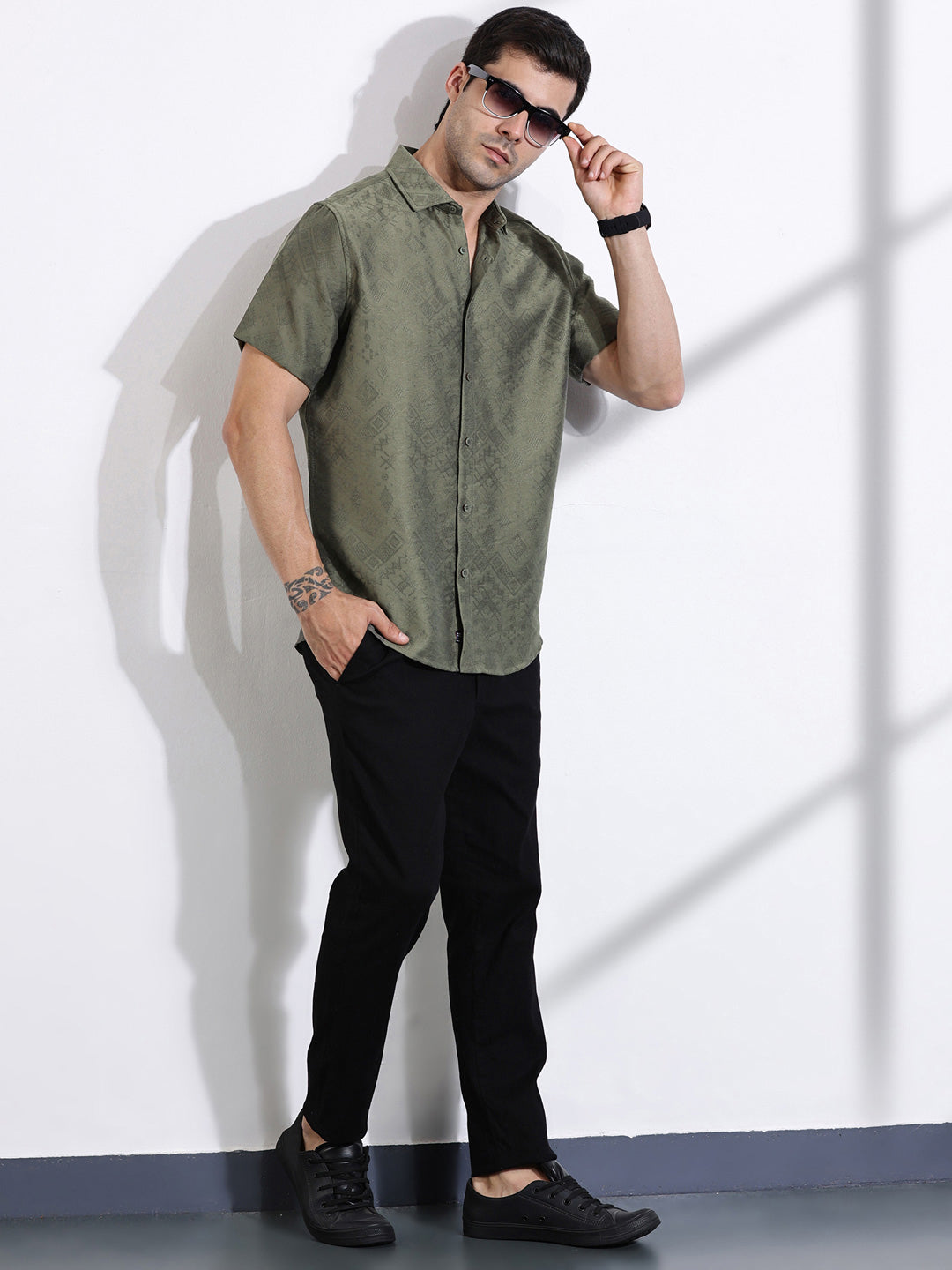 Thomas Scott Men Smart Slim Fit Cutaway Collar Geometric Printed Casual Shirt