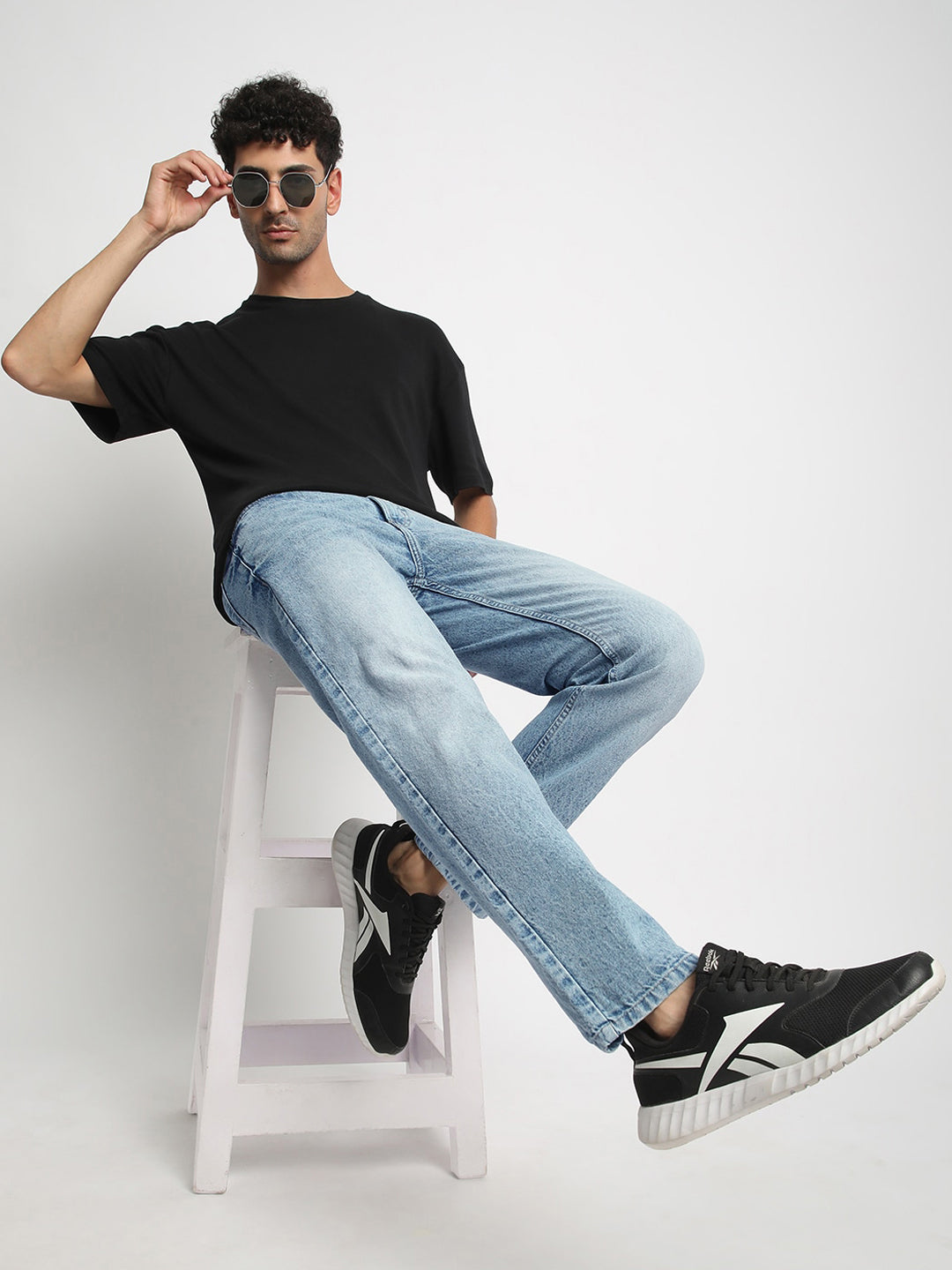 Bene Kleed Men Relaxed Fit Clean Look Heavy Fade Whiskers Pure Cotton Jeans