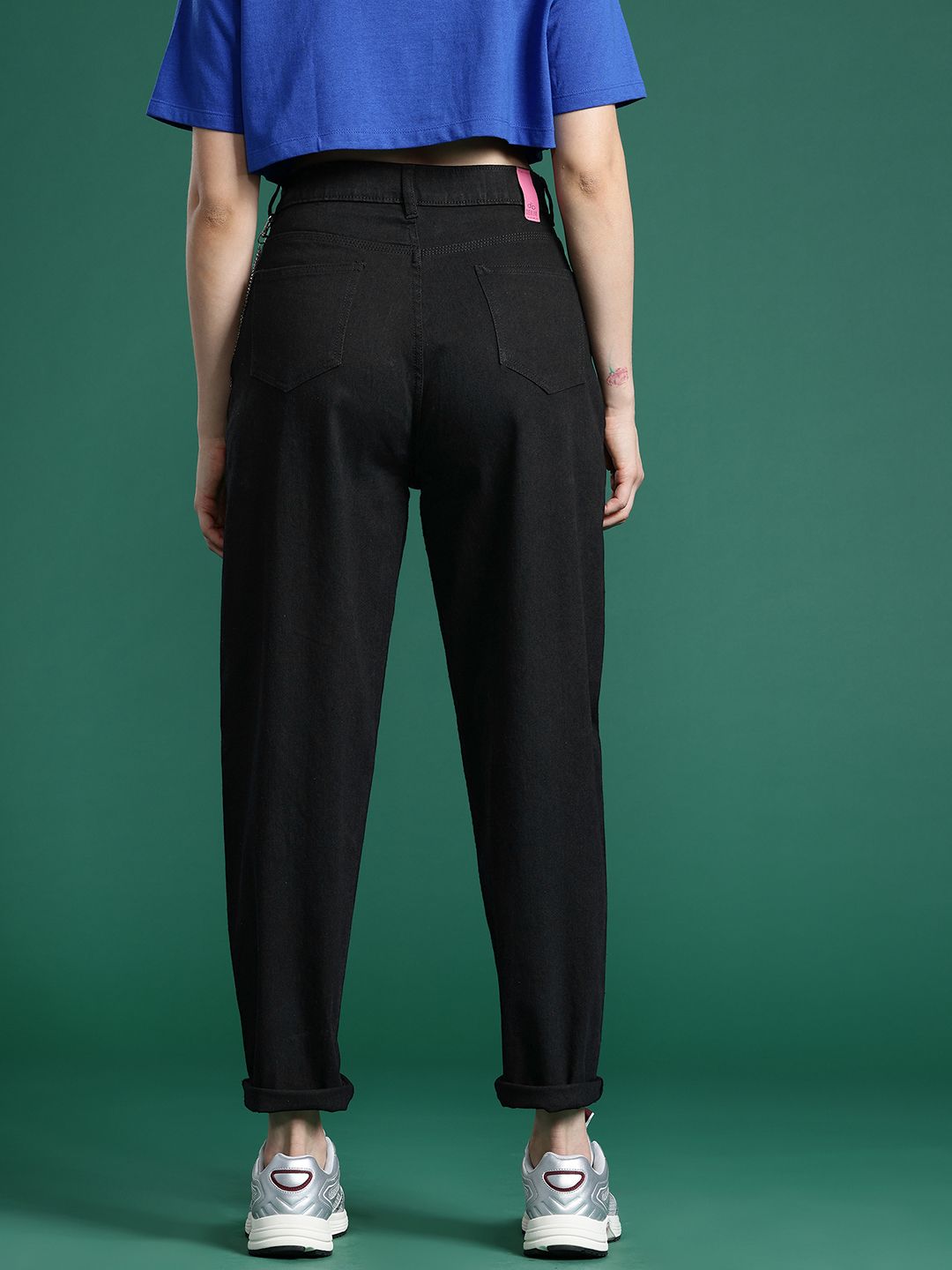 DressBerry Women High-Rise Stretchable Slouchy Fit Jeans with Detachable Chain