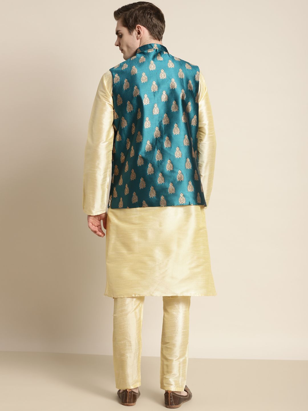 SOJANYA Kurta Motif Etnik Berwarna Emas Lelaki dengan Churidar