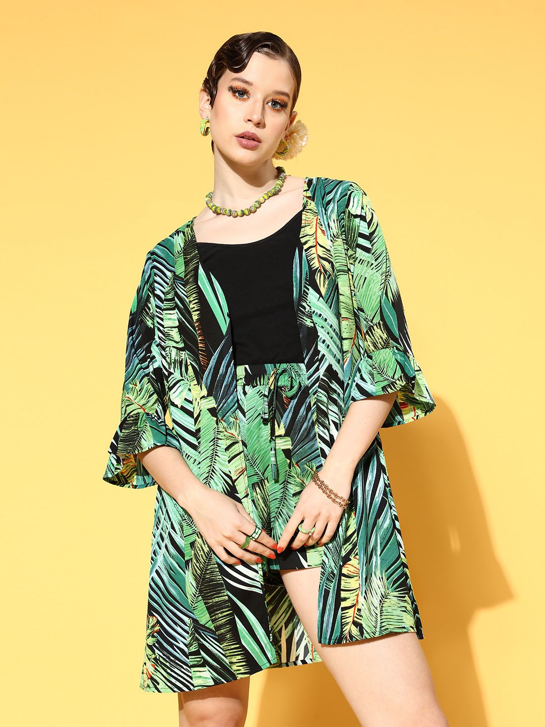 Berrylush Women Gorgeous Green Printed Nuovo Sleeves Shrug