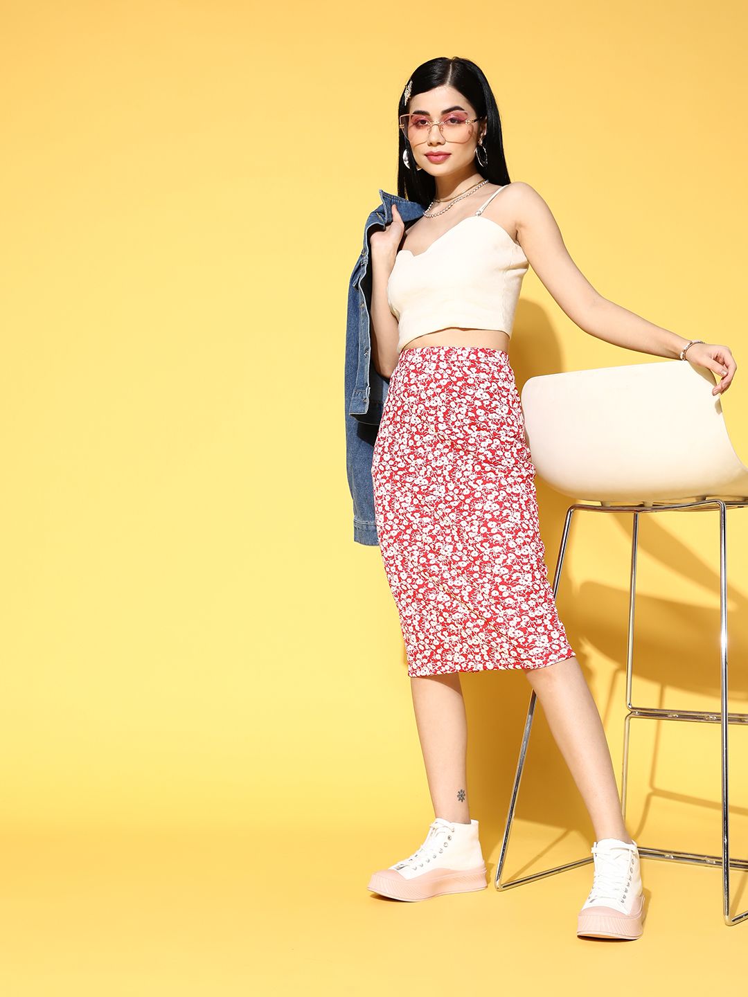 Berrylush  Stunning Red Floral Pencil Skirt