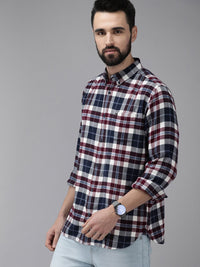 THE BEAR HOUSE Men White & Navy Blue Slim Fit Checked Flannel Cotton Shirt