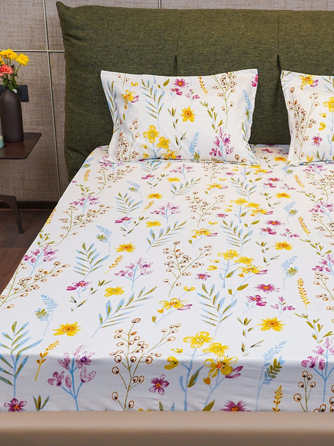 URBAN SPACE Yellow & White Floral Cotton 200 TC Single Bedsheet with 1 Pillow Covers