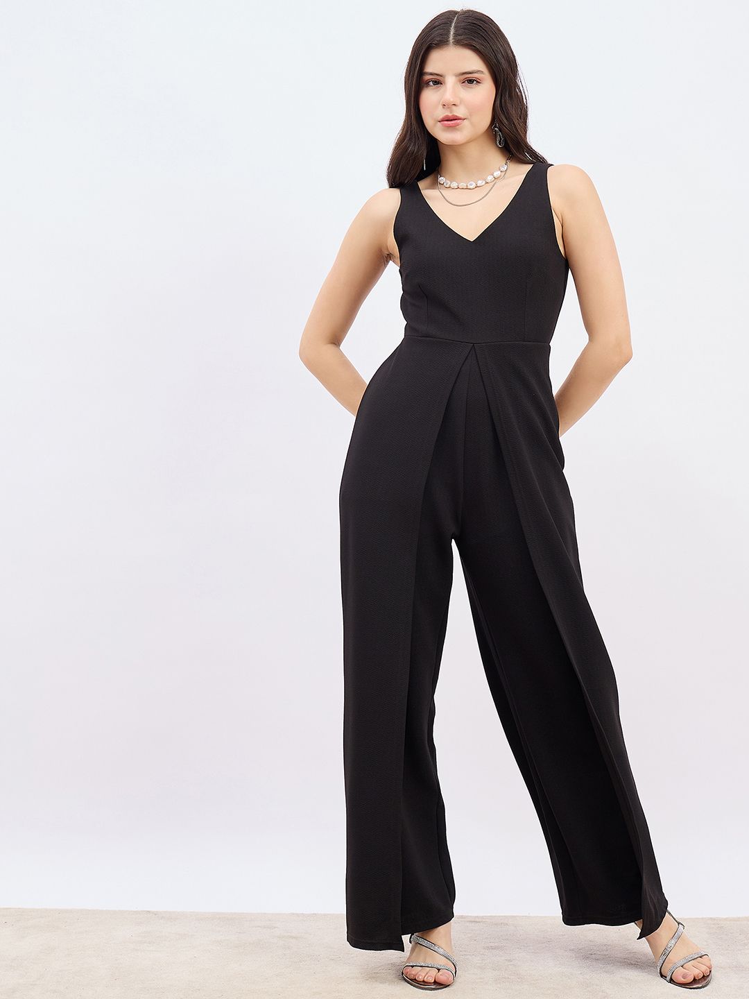 Berrylush Women V-Neck Sleeveless Basic Jumpsuit
