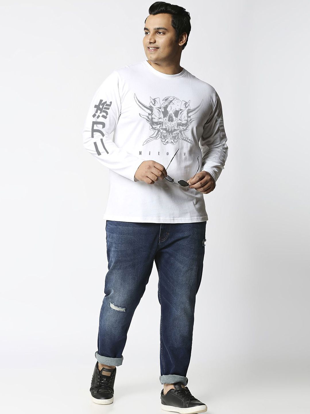 Bewakoof Plus Men Graphic Printed Round Neck Cotton T-shirt