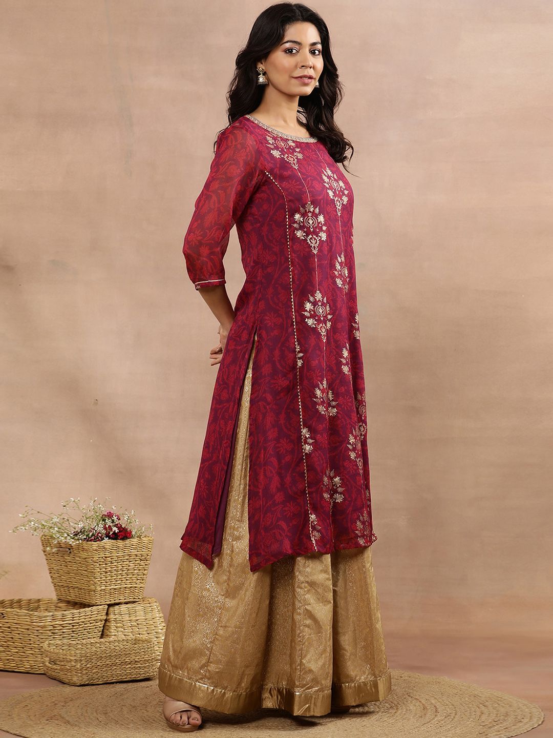 W Ethnic Motifs Printed Regular Kurta with Skirt