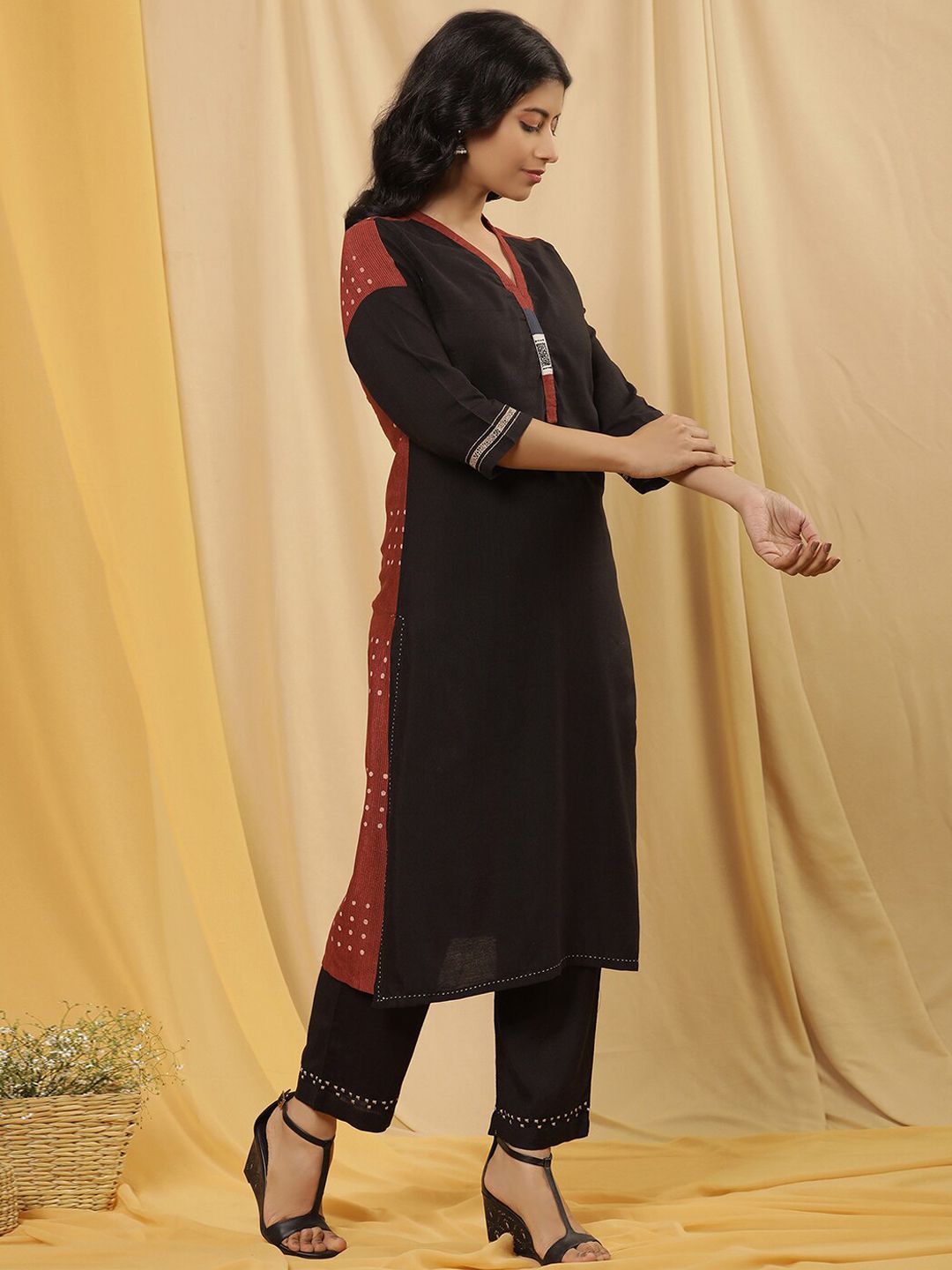 W Patchwork & Printed V-Neck Striaght Kurta with Trouser