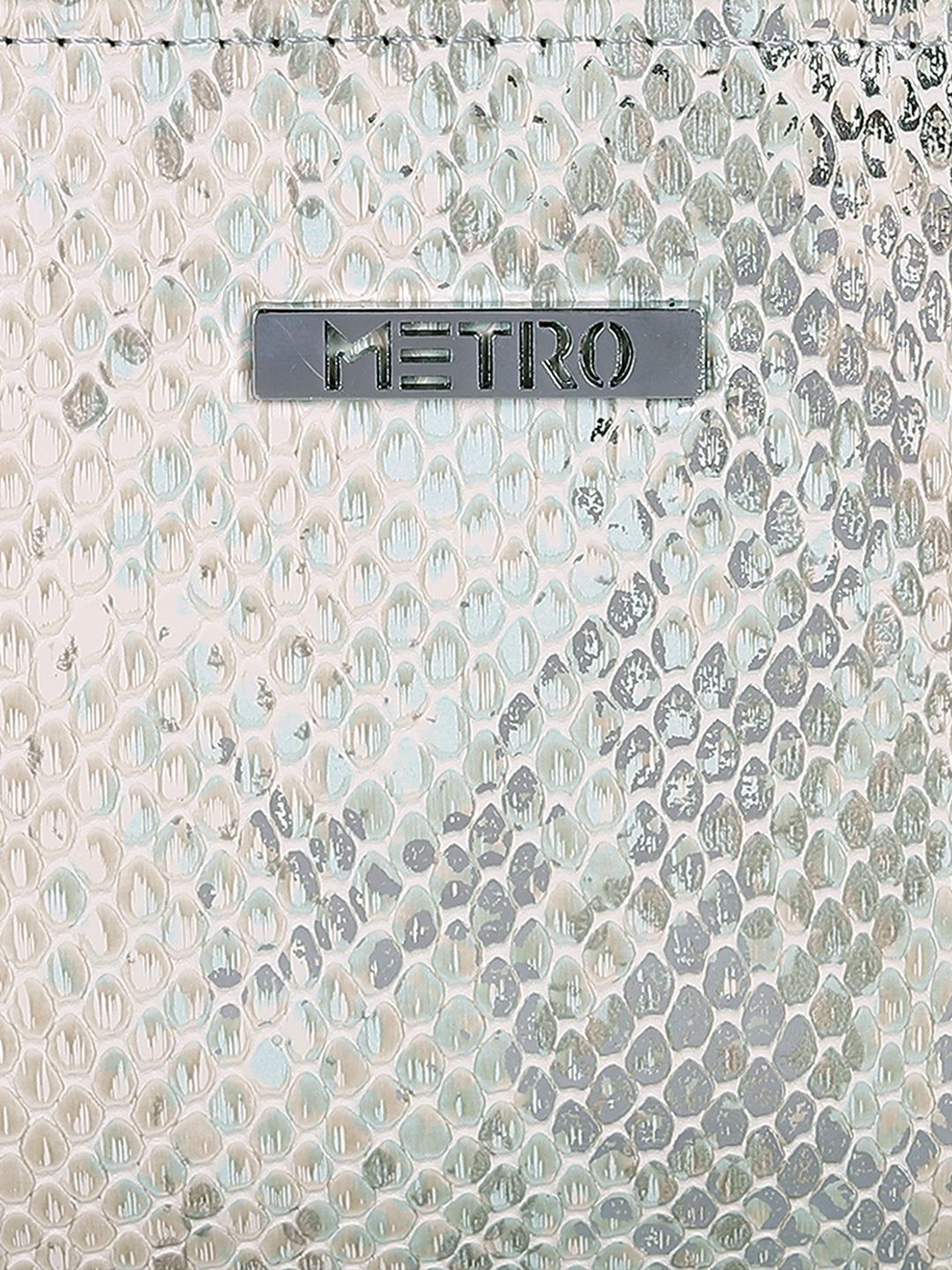 Metro Women Geometric Zip Around Wallet