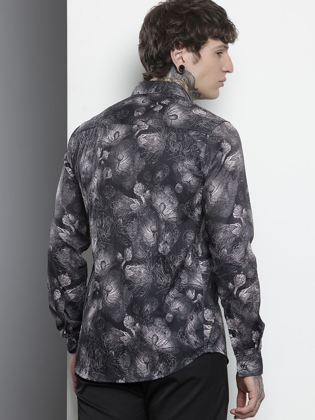 The Indian Garage Co Slim Fit Floral Printed Casual Shirt