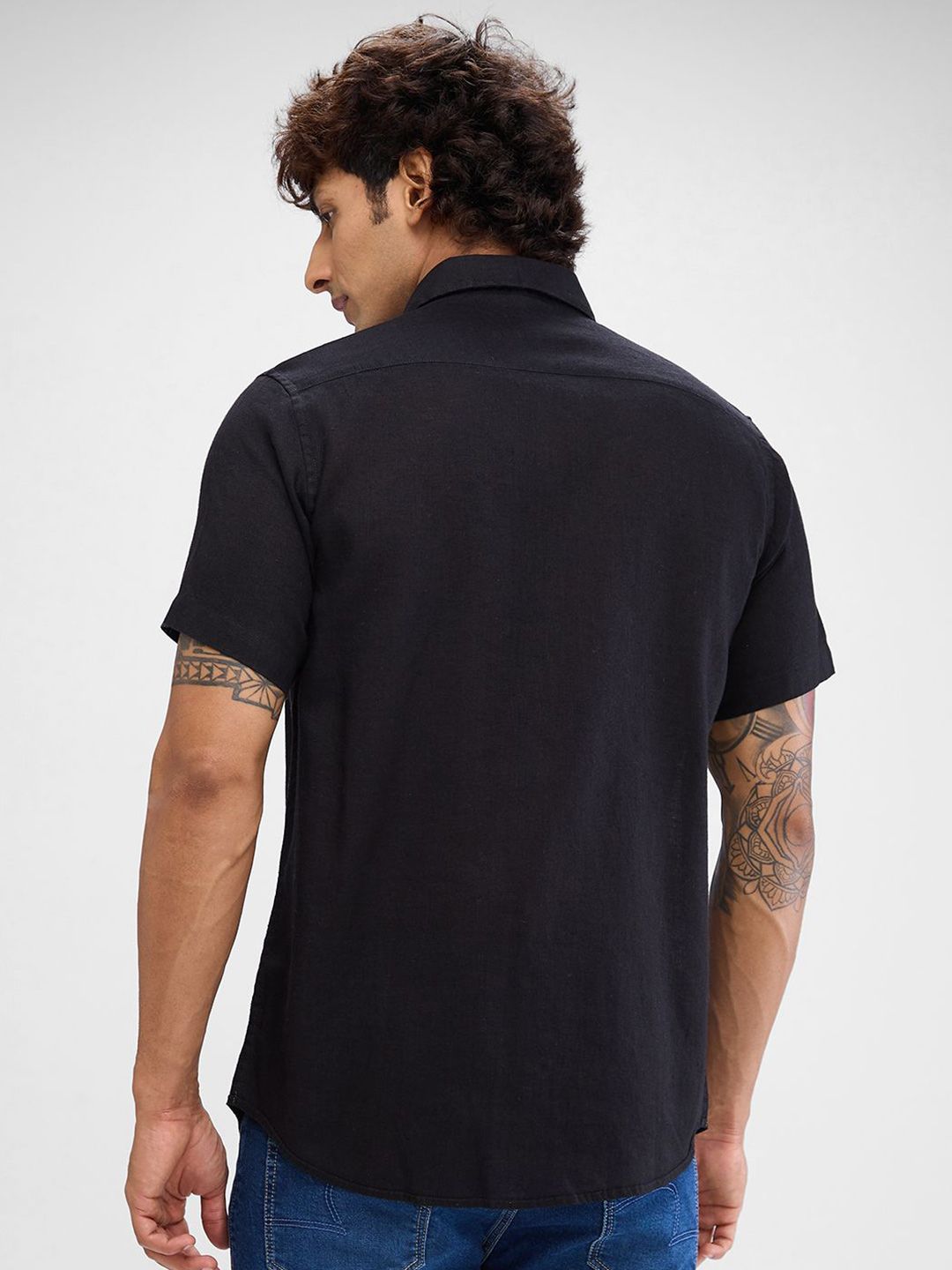 SPYKAR Men Solid Spread Collar Slim Fit Casual Shirt
