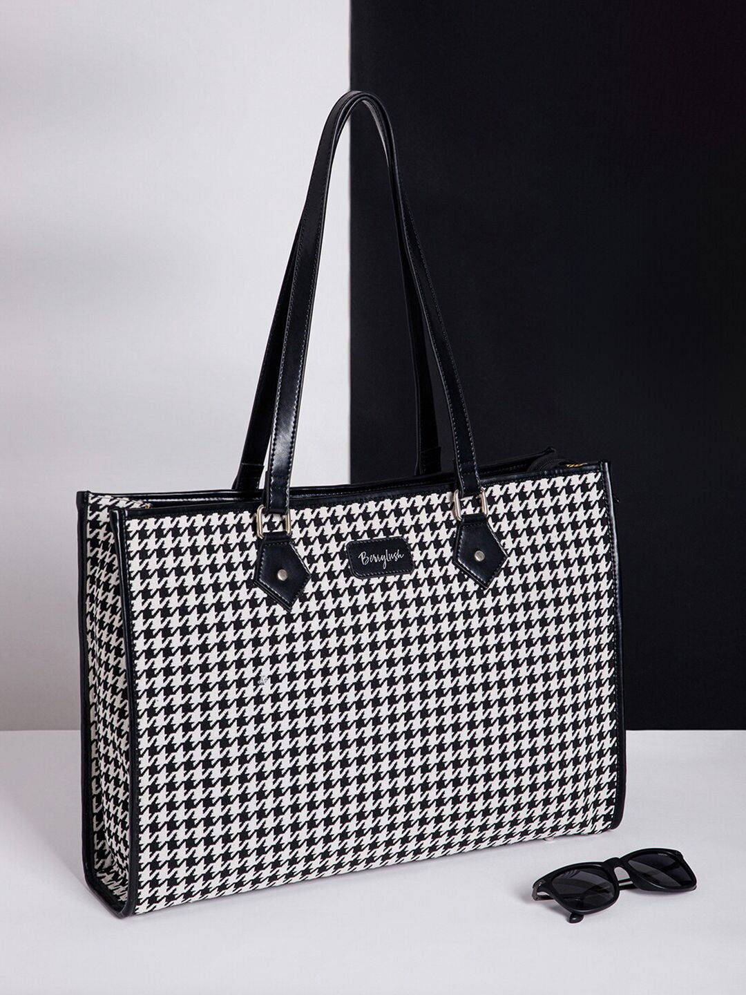 Berrylush Printed Padded Laptop Bag Up to 17 inch