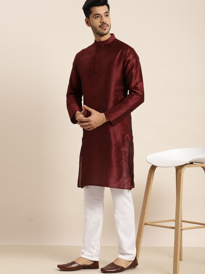 Anug by SOJANYA Men Maroon Solid Kurta