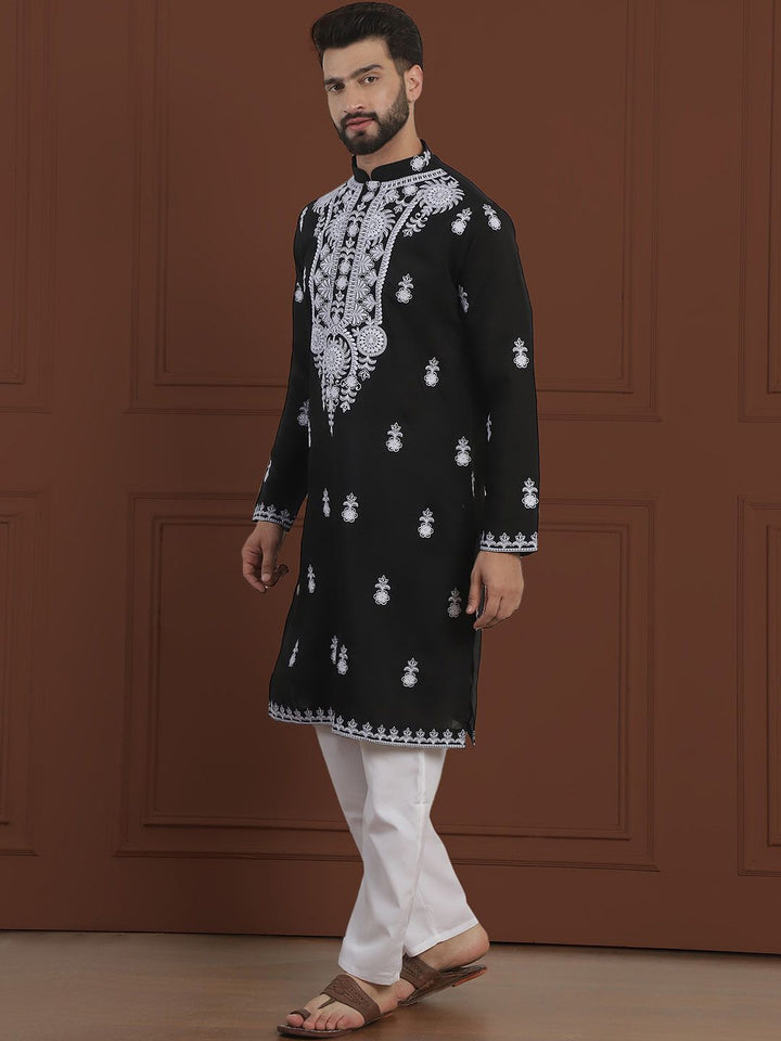 SOJANYA LUXE Motif Etnik Bersulam Kolar Mandarin Lurus Kapas Tulen Kurta & Piyama
