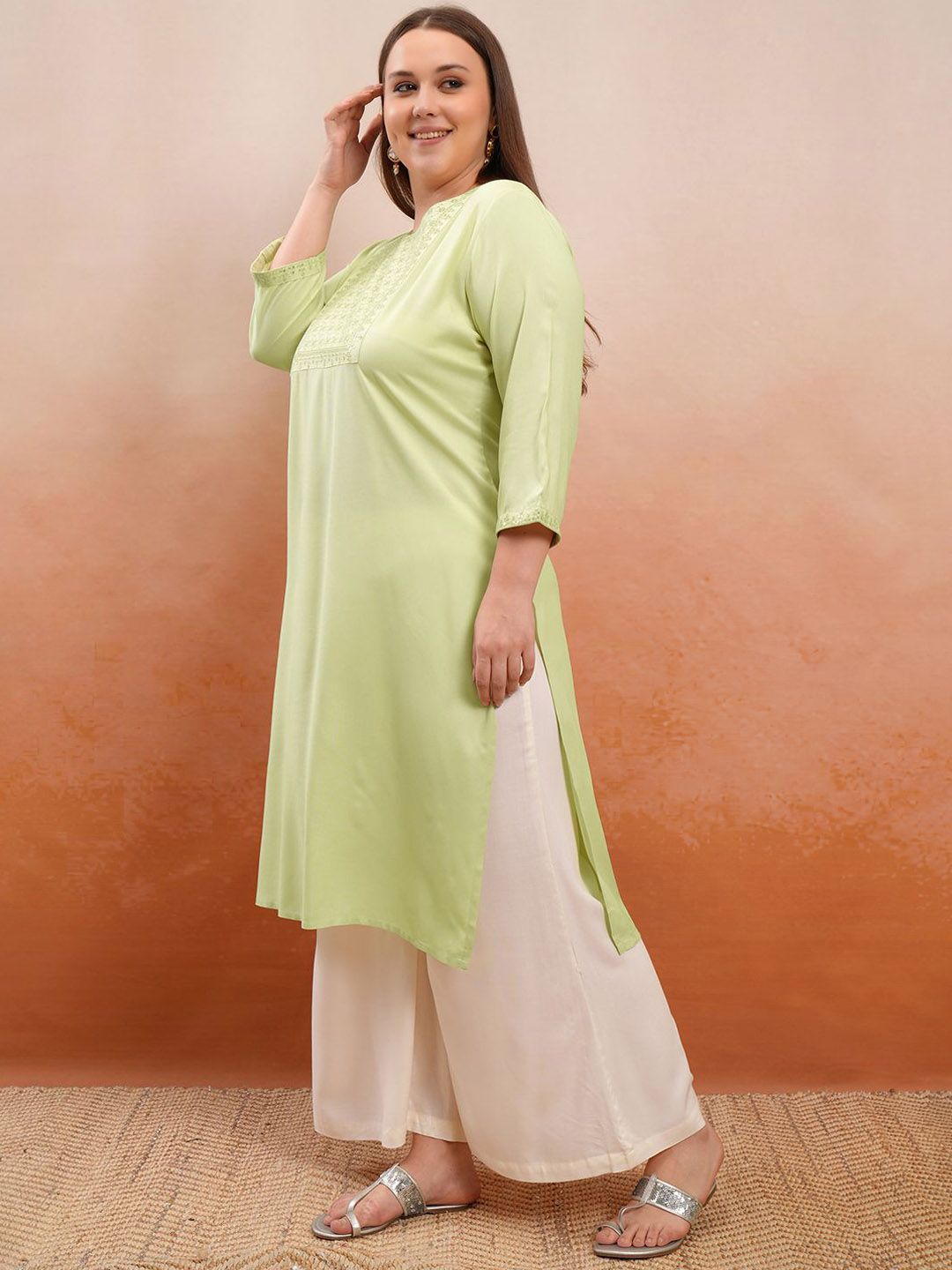 Vishudh Plus Size Green Floral Yoke Design Thread Work Straight Kurta