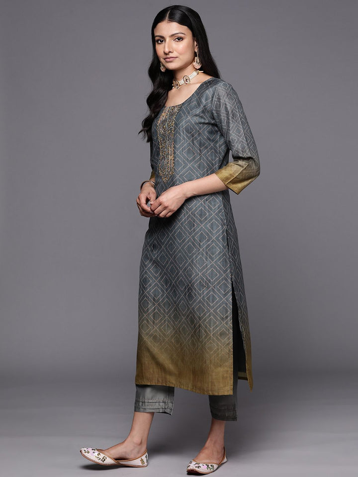 Libas Yoke Design Thread Work Kurta with Trousers & With Dupatta