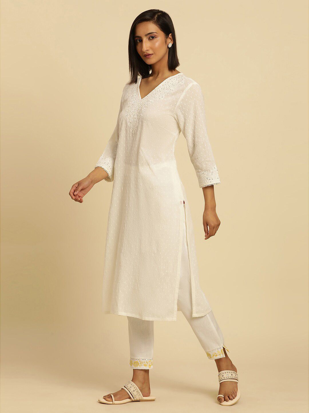 W White Ethnic Motifs Thread Work V-Neck Cotton A-Line Kurta