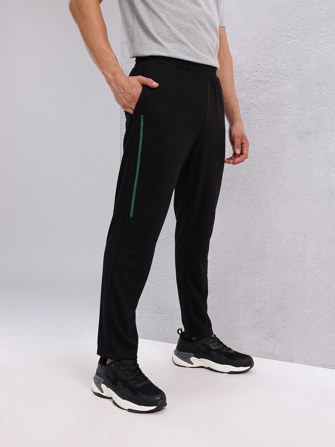 HRX by Hrithik Roshan Men Typography Printed Detail Mid-Rise Lifestyle Track Pants