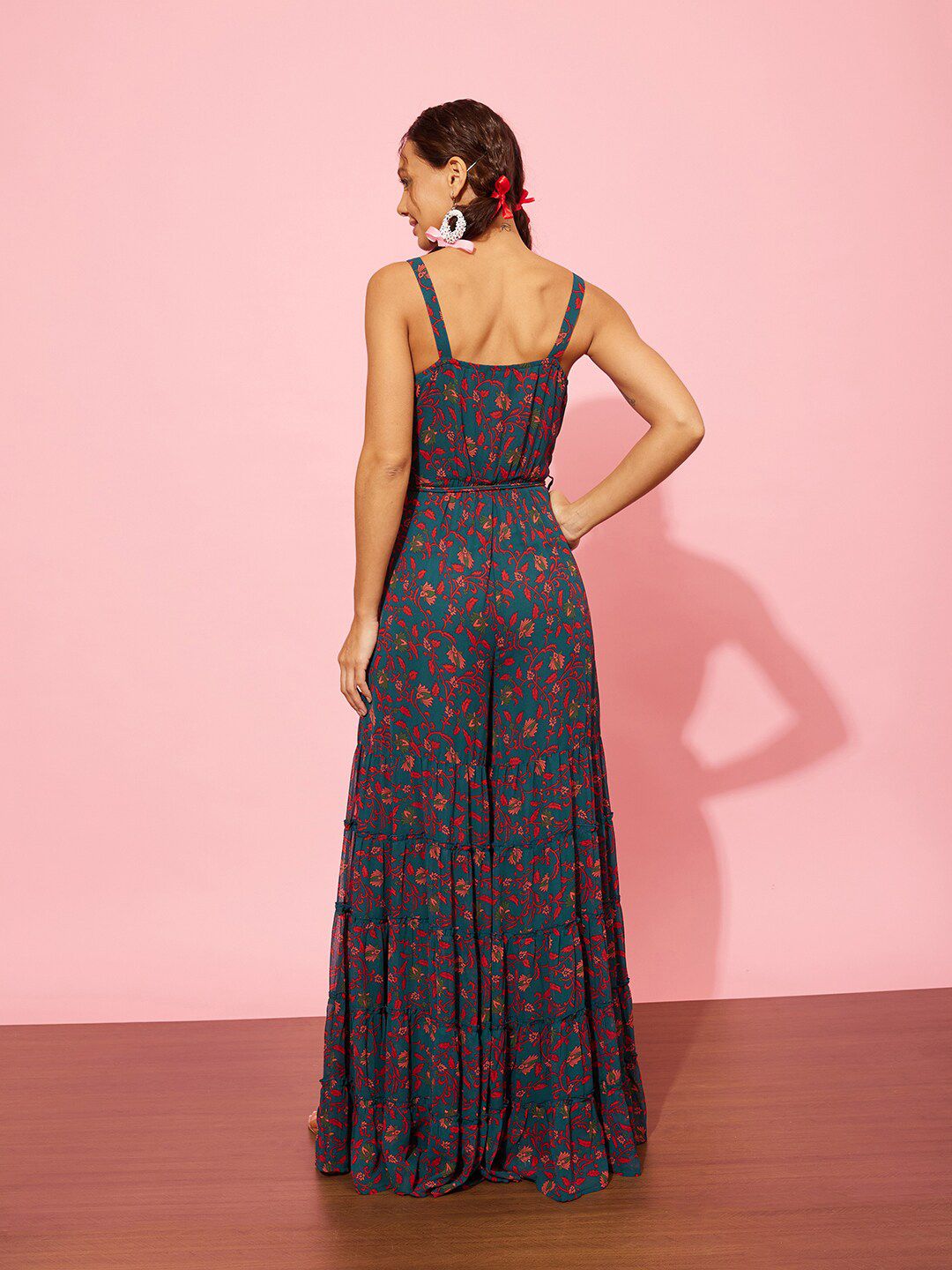 Quiero bercetak culotte jumpsuit dengan ruffles