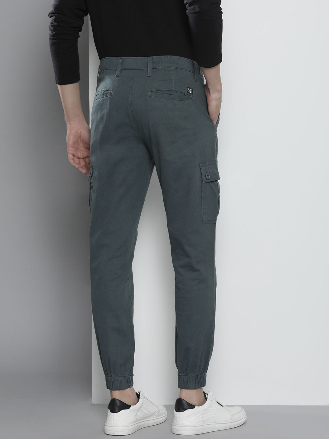 The Indian Garage Co Men Grey Slim Fit Cargos Trousers