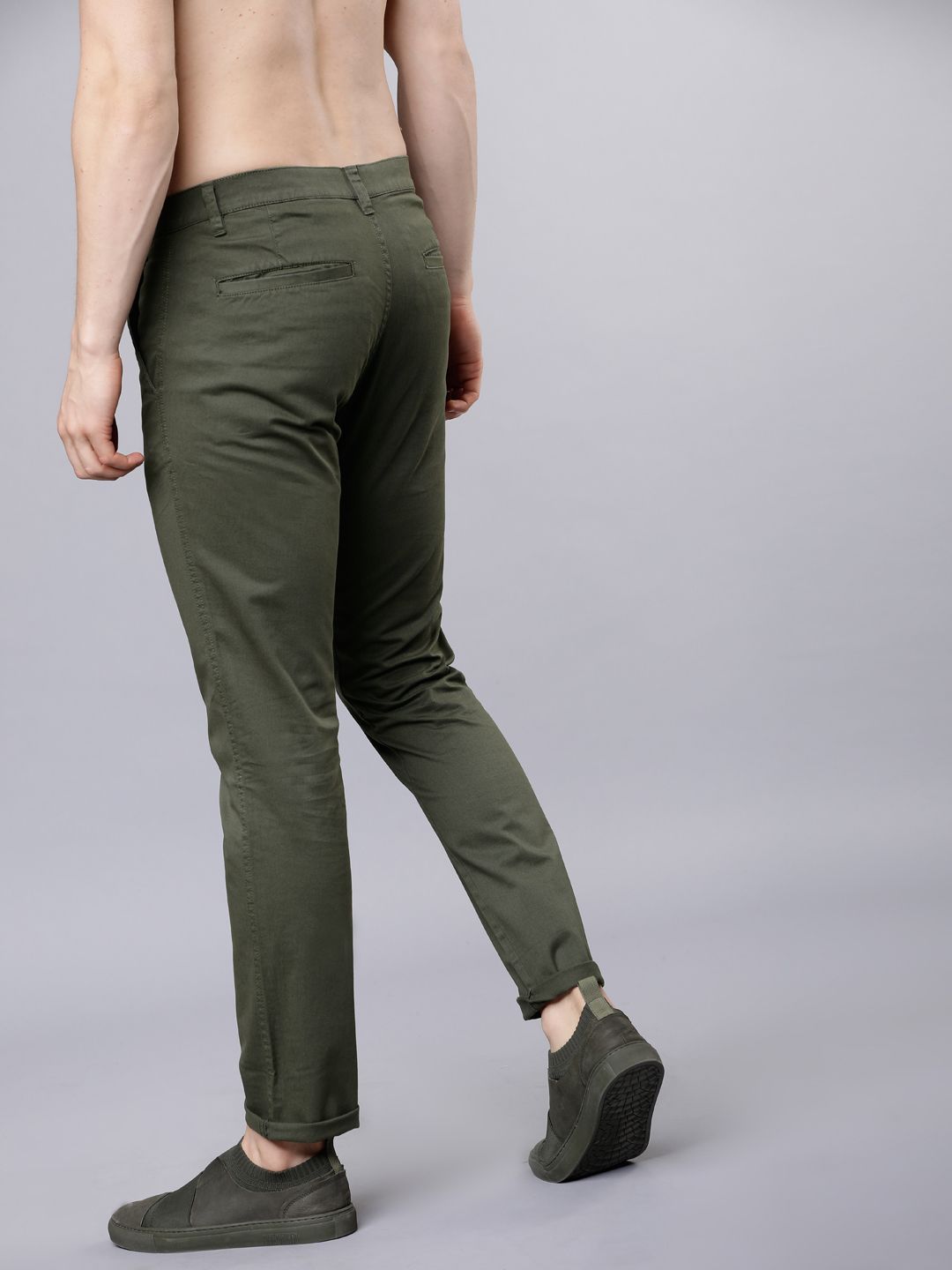 HIGHLANDER Men Olive Green Slim Fit Chinos