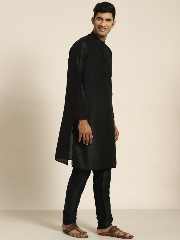 SOJANYA Men Black Kurta with Churidar