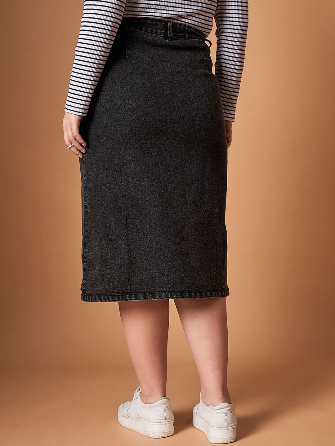 SASSAFRAS Curve 
Denim Straight Midi Skirts