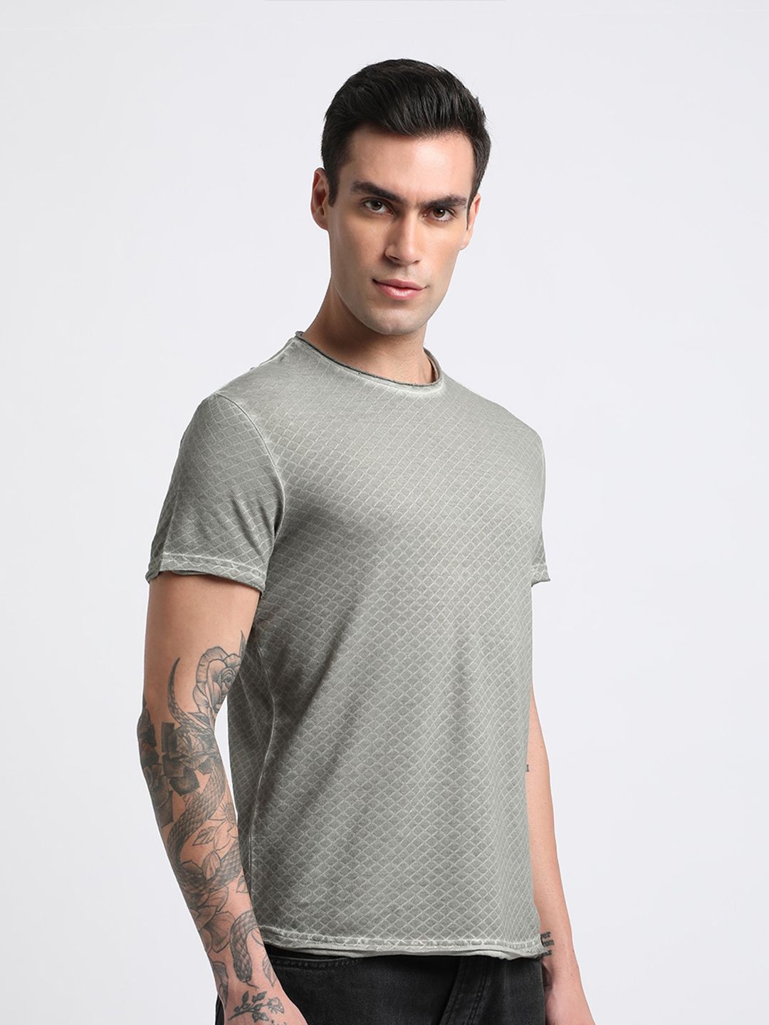 THE BEAR HOUSE Slim Fit Geometric Printed Raw Edge Pure Cotton T-shirt