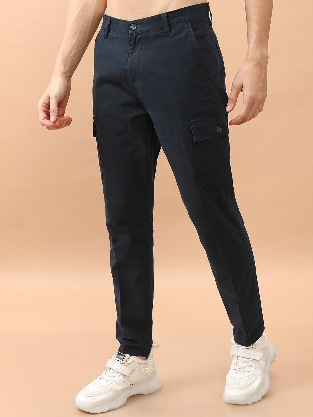 HIGHLANDER Men Tapered Fit Cotton Cargo Trousers