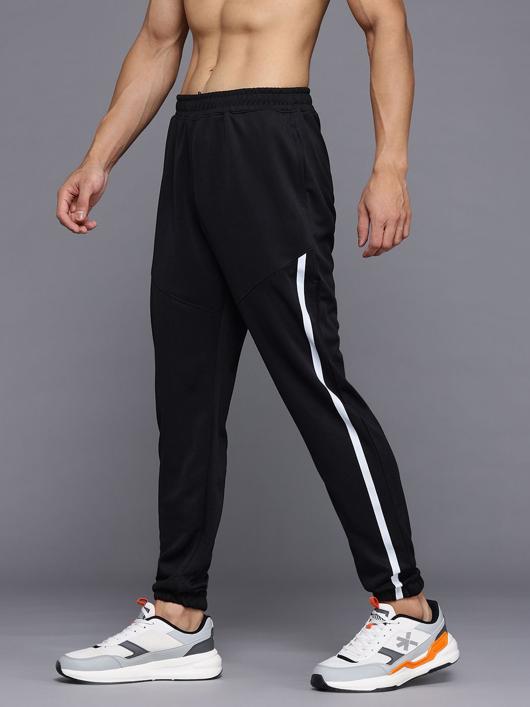 HRX by Hrithik Roshan Men Regular Fit Training Joggers