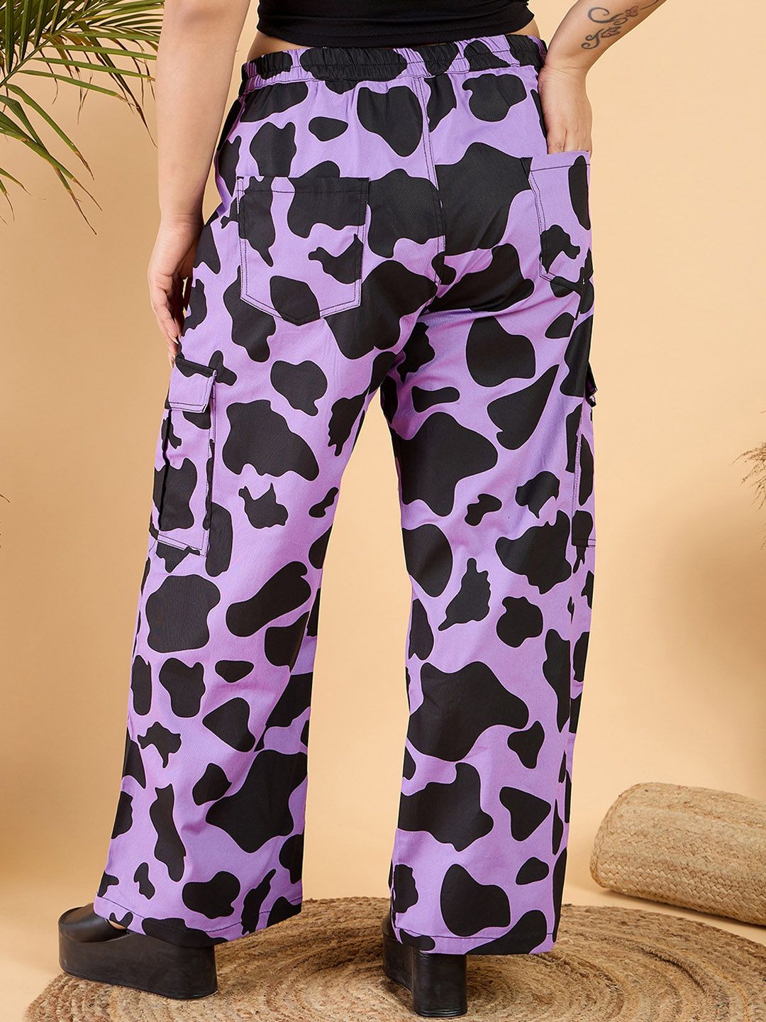 CURVY STREET Women Plus Size Abstract Printed Loose Fit Pure Cotton Cargos Trouser