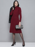 Gaun A-Line Berusuk Maroon SASSAFRAS