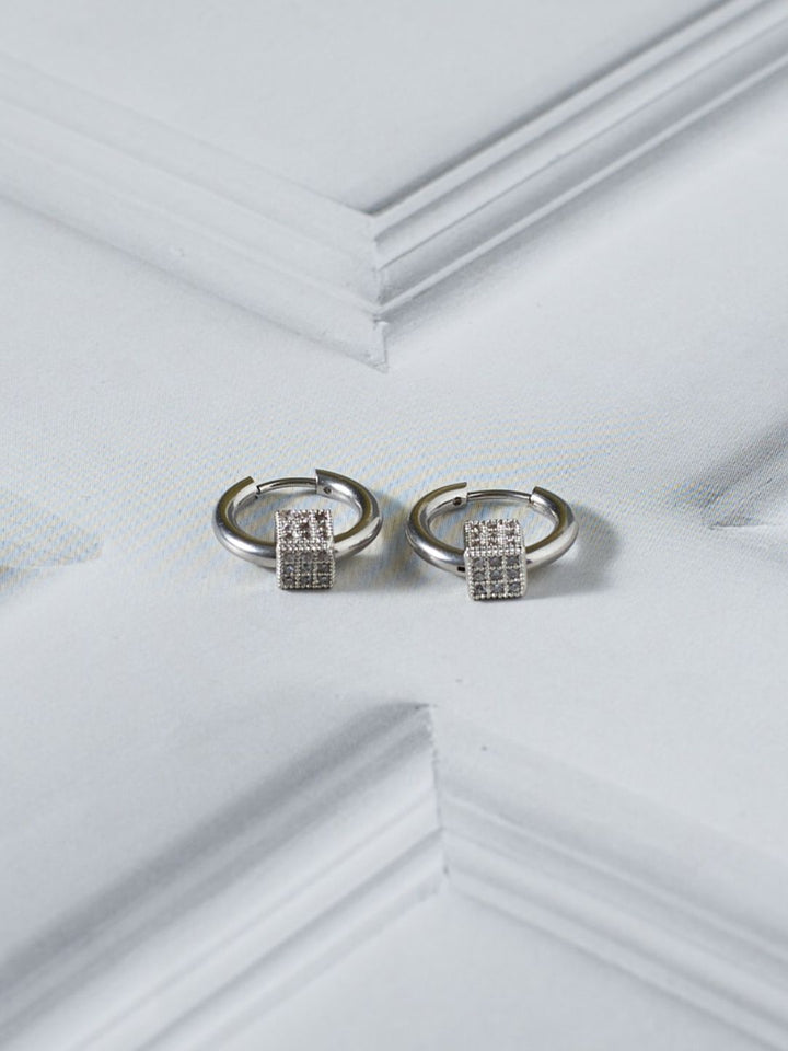 Anting -anting gelung kontemporari masin