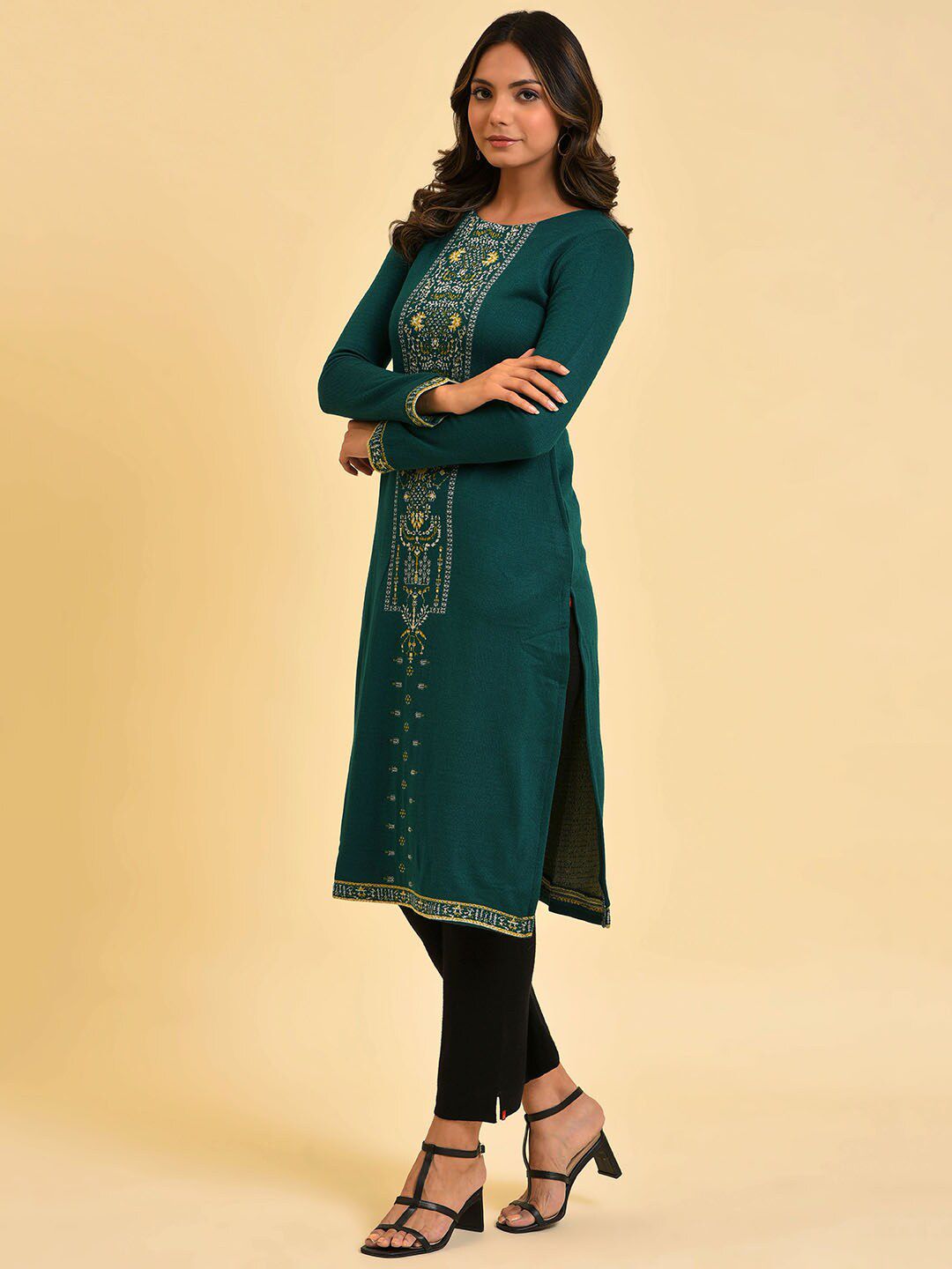 W Green Geometric Embroidered Straight Kurta