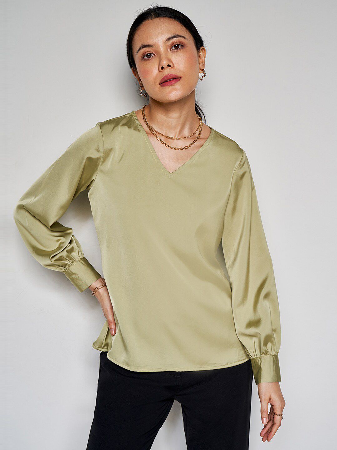 AND V Neck Long Sleeves Top