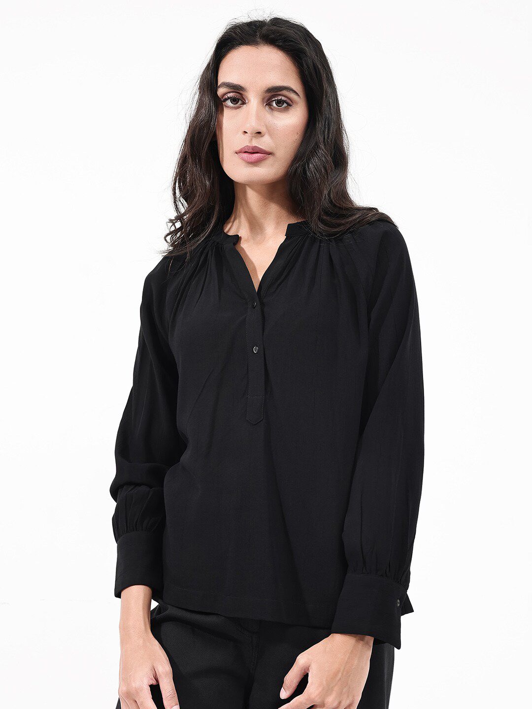RAREISM Kella V-Neck Cuffed Sleeves Regular Top