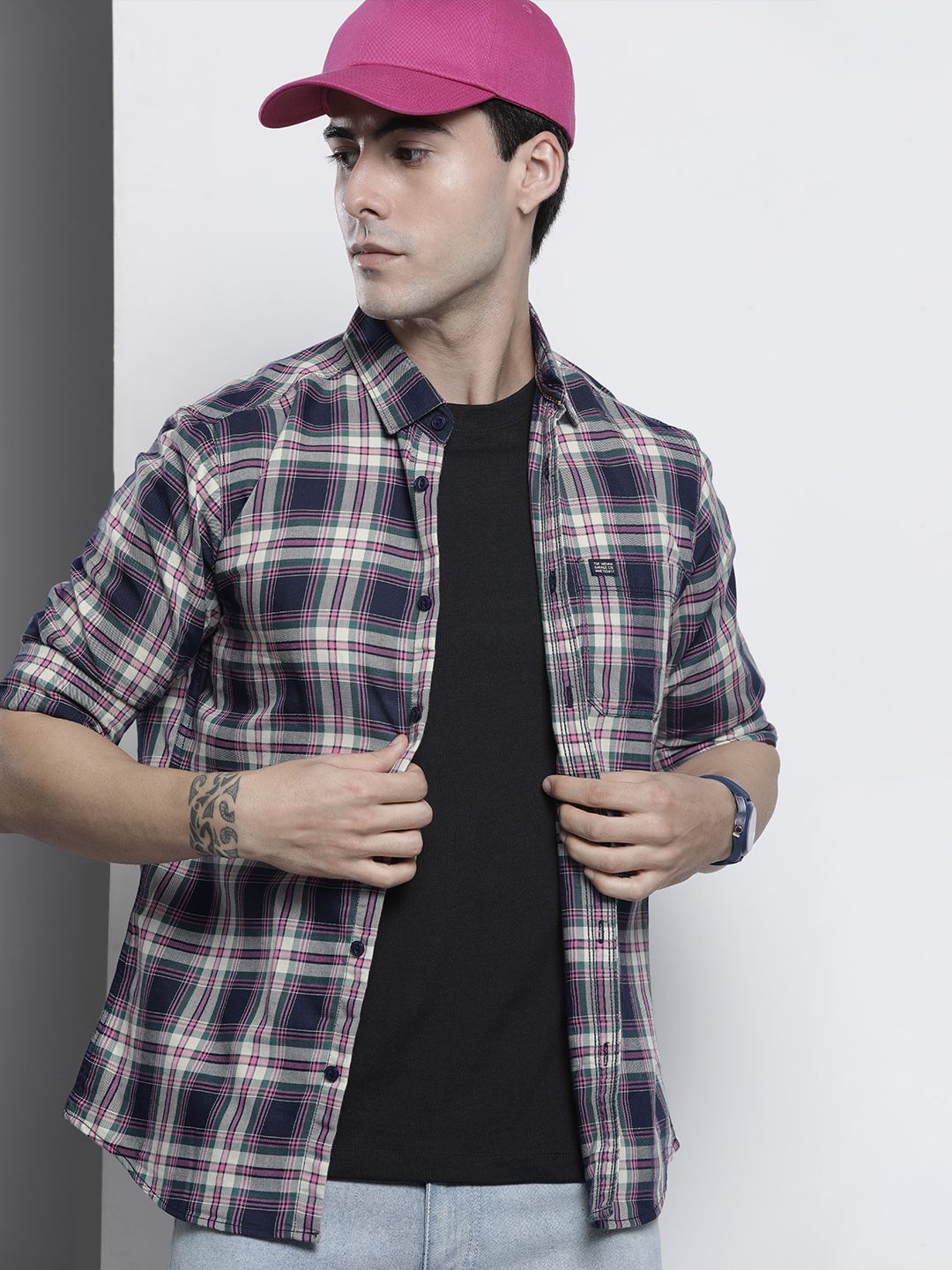 The Indian Garage Co Men Black Comfort Tartan Checked Casual Shirt