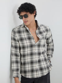 VASTRADO Men Classic Slim Fit Checked Cutaway Collar Satin Casual Shirt
