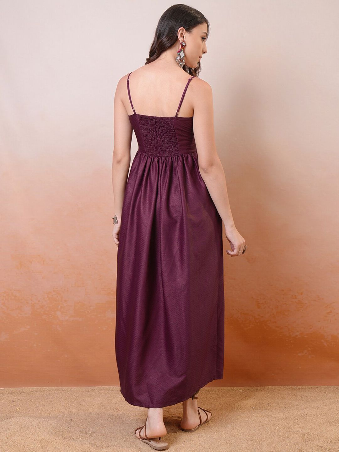 Vishudh Maroon Reka Bentuk Diri Tali bahu mengumpulkan pakaian Maxi A-line yang smocked